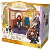 Spin Master Wizarding World Harry Potter - Hogwarts Zauberkunst Klassenzimmer Spielset, Spielfigur mit exklusiver Hermine Granger Sammelfigur